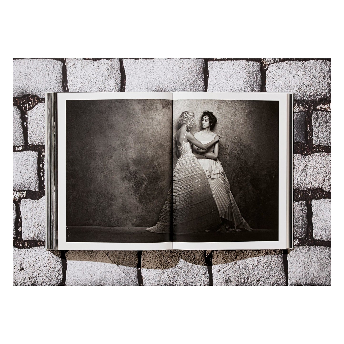 Peter Lindbergh. Dior (German, French, English)
