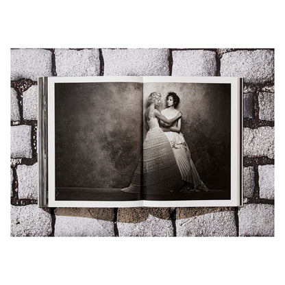 Peter Lindbergh. Dior (German, French, English)