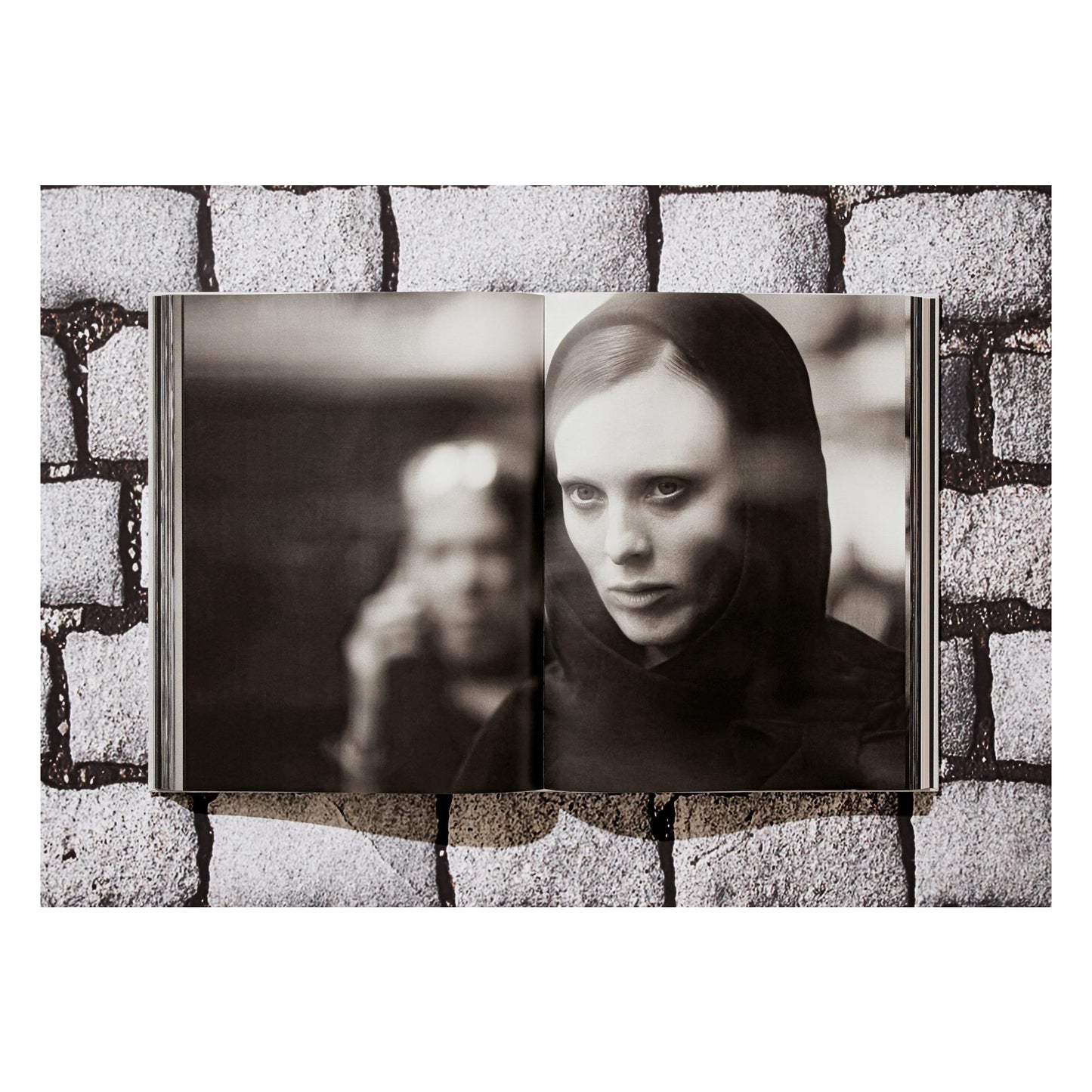 Peter Lindbergh. Dior (German, French, English)