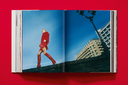 Valentino. A Grand Italian Epic (English)