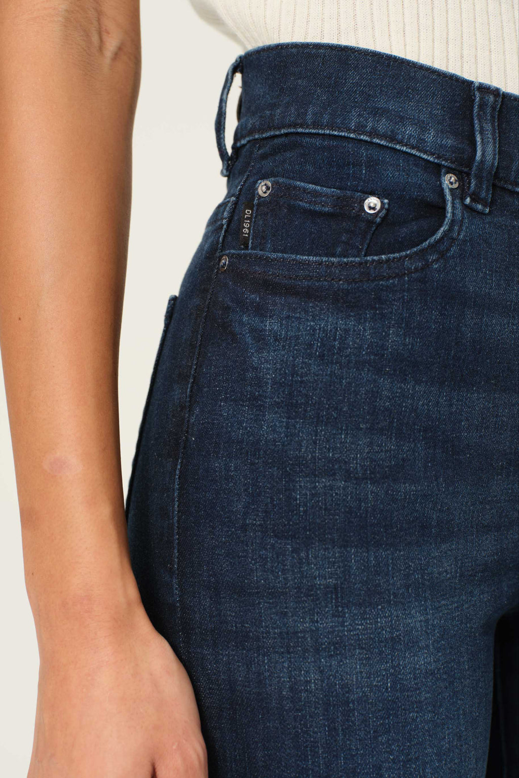 Halle Straight High Rise Instasculpt™ 29" Jeans