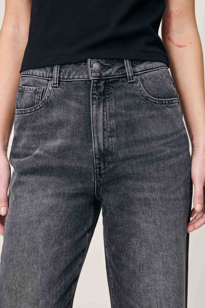 Karmine Refined Wide Leg High Rise 31" Jeans