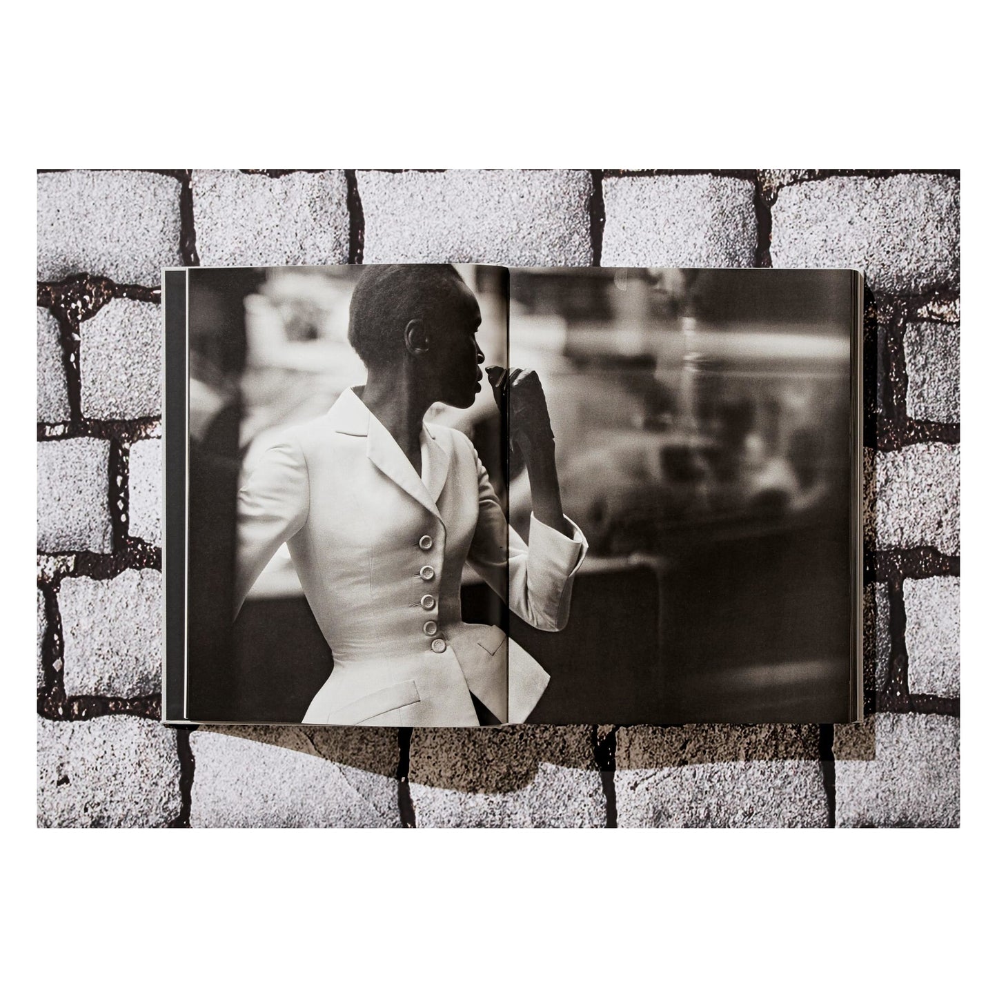 Peter Lindbergh. Dior (German, French, English)