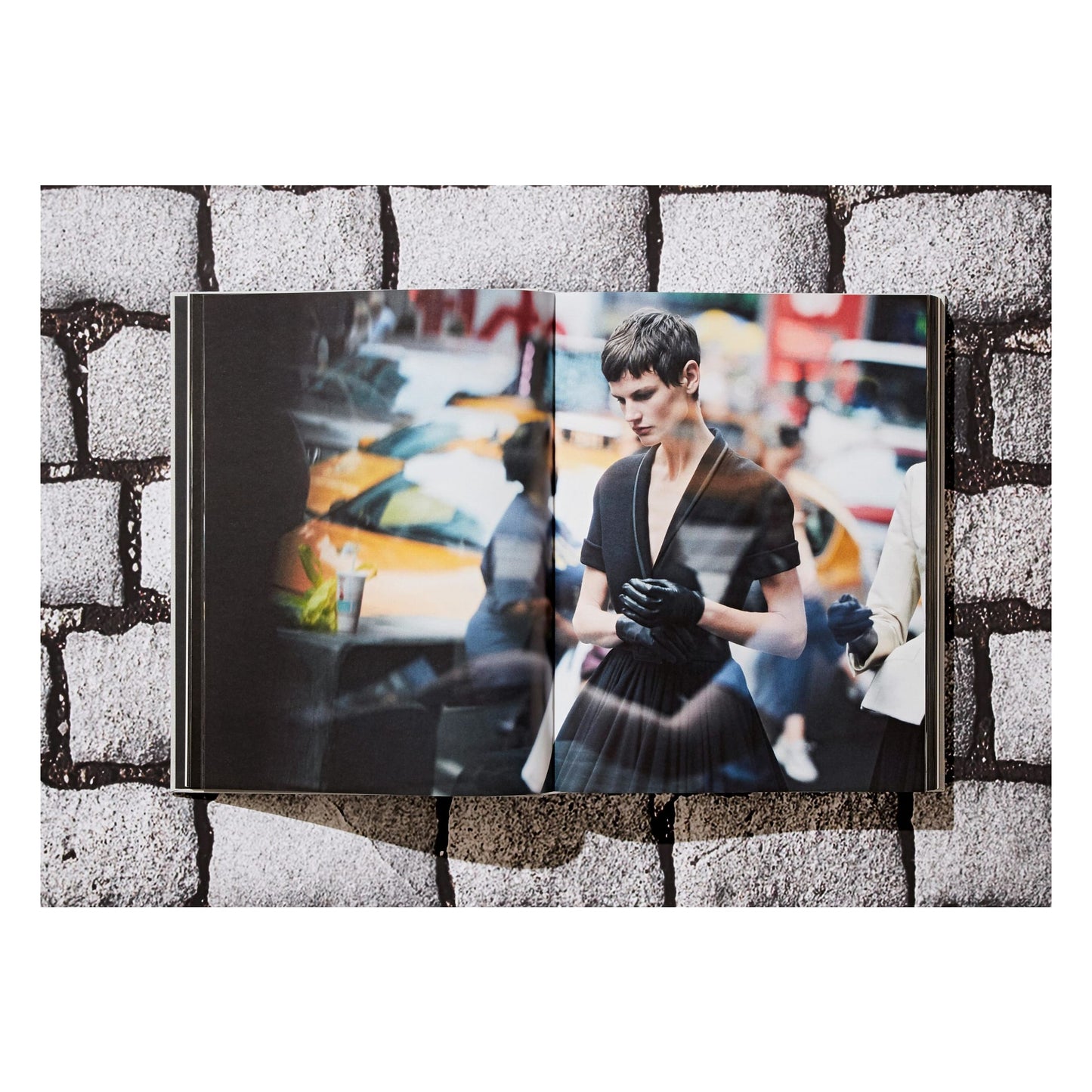 Peter Lindbergh. Dior (German, French, English)