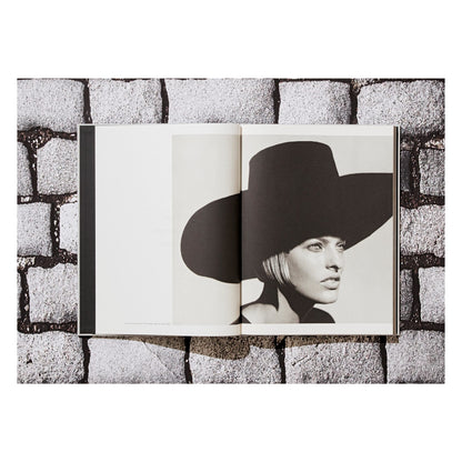 Peter Lindbergh. Dior (German, French, English)