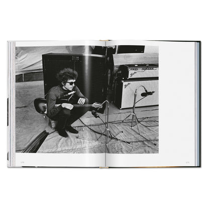 Daniel Kramer. Bob Dylan. A Year and a Day (English)