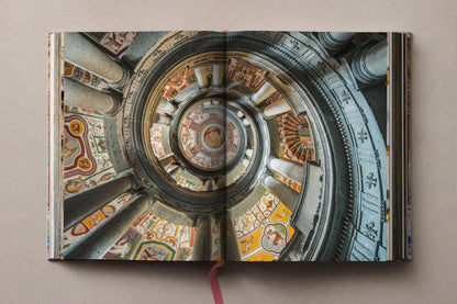 Massimo Listri. Italian Palaces (German, French, English)