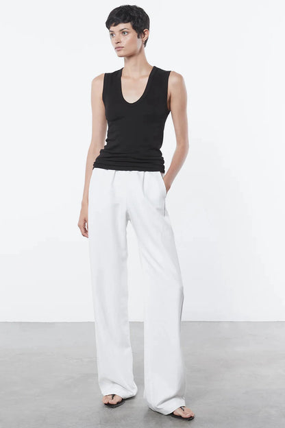 Essential Sleeveless U Tank