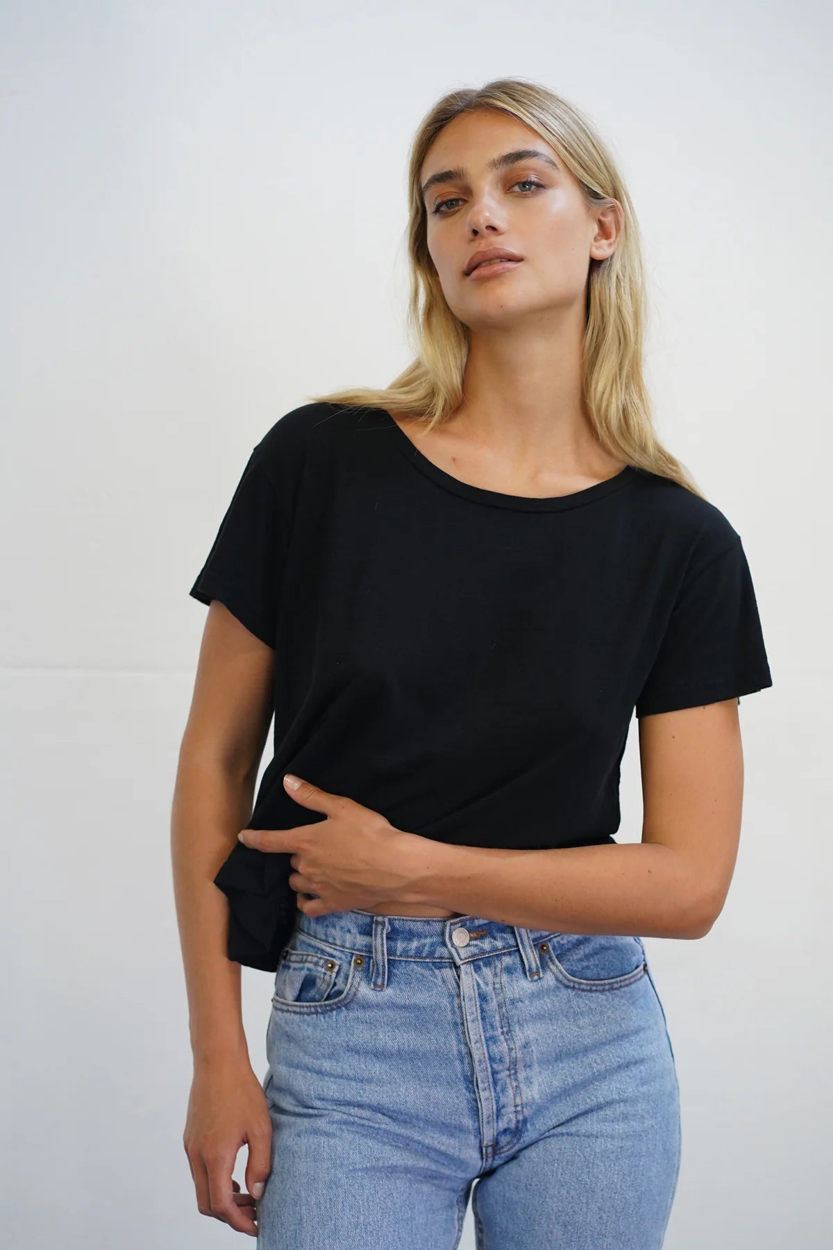 Essential Shaden Crew Neck Tee