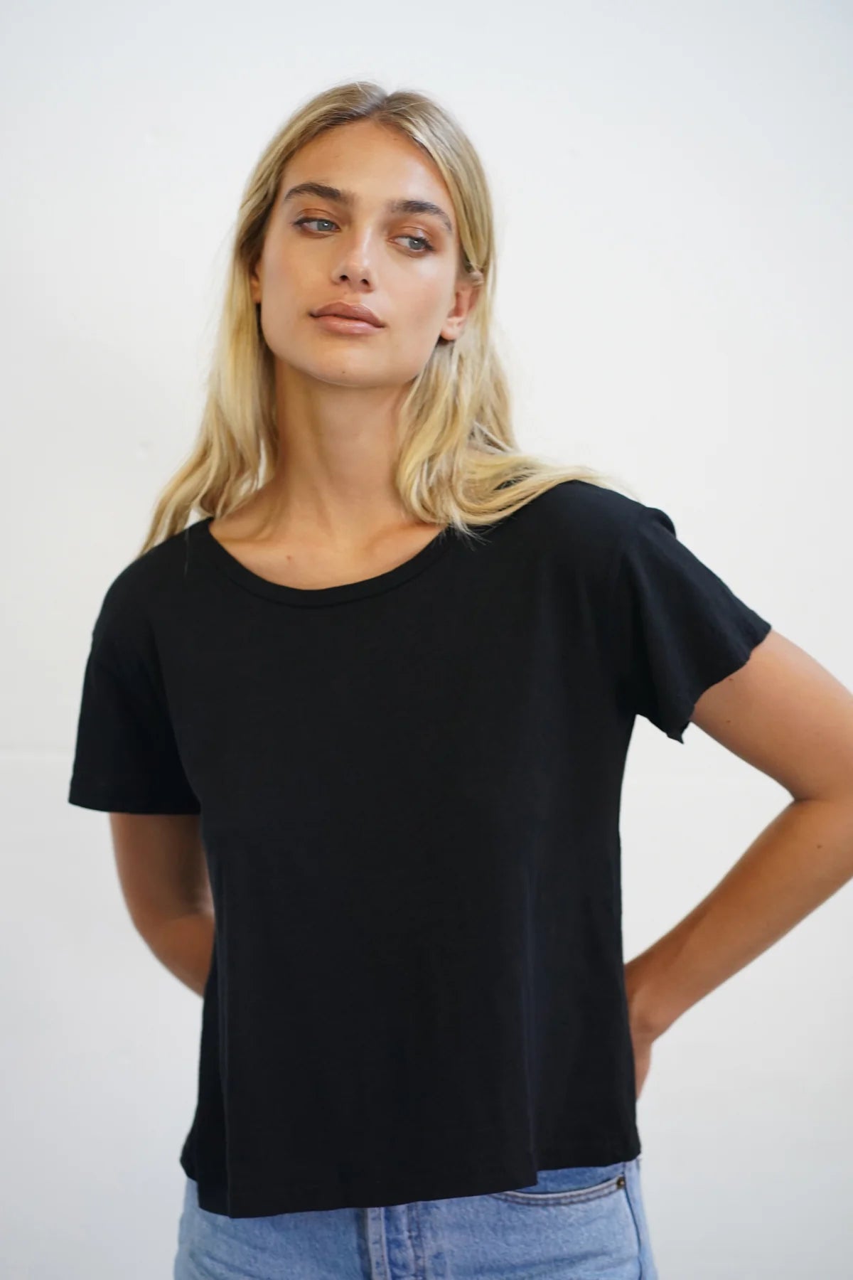 Essential Shaden Crew Neck Tee