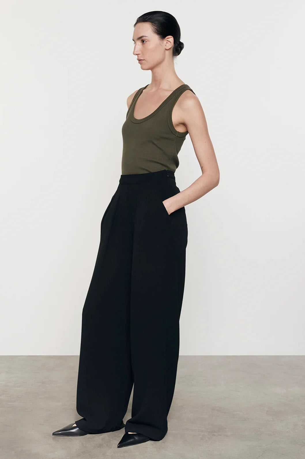 Crepe Essential Trouser