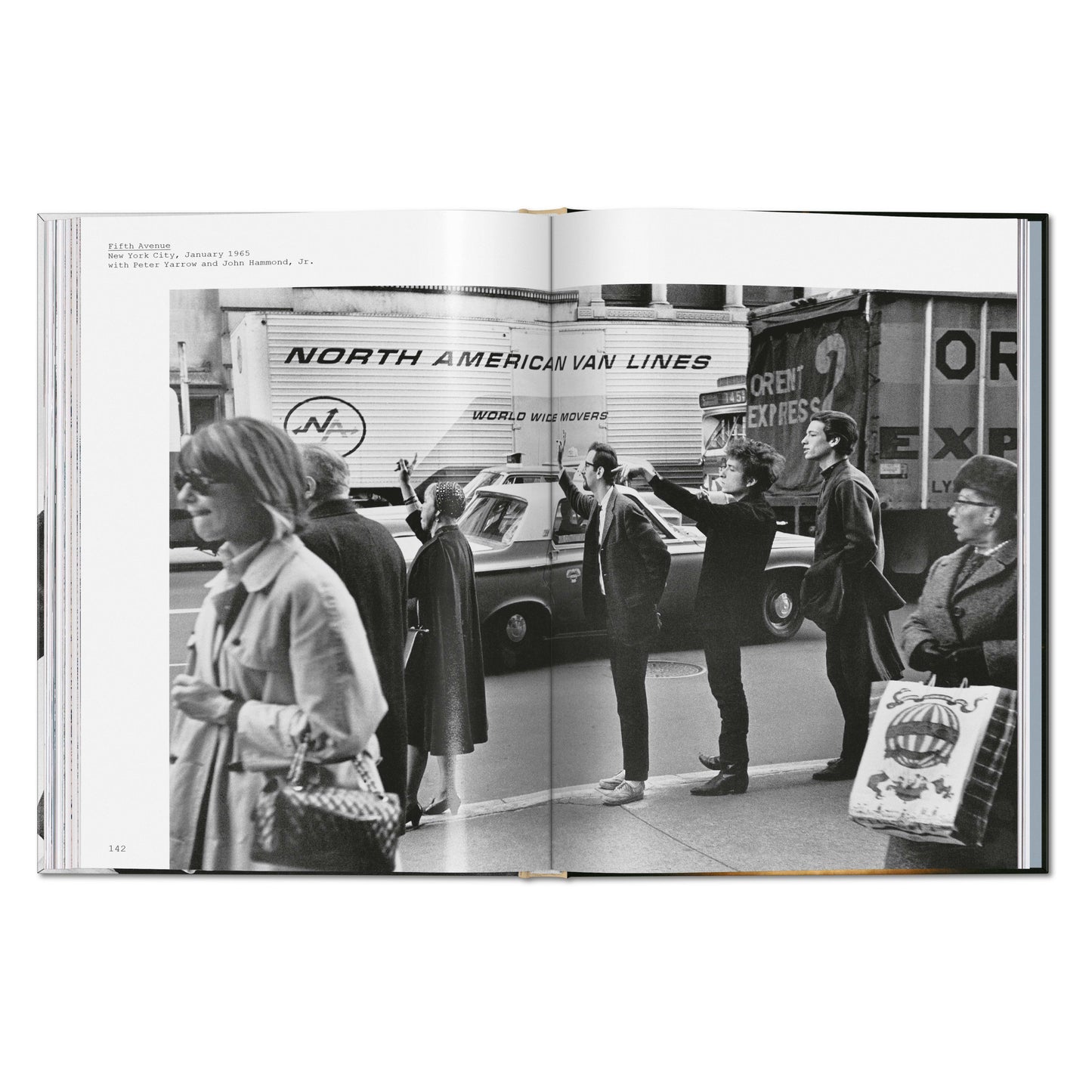Daniel Kramer. Bob Dylan. A Year and a Day (English)