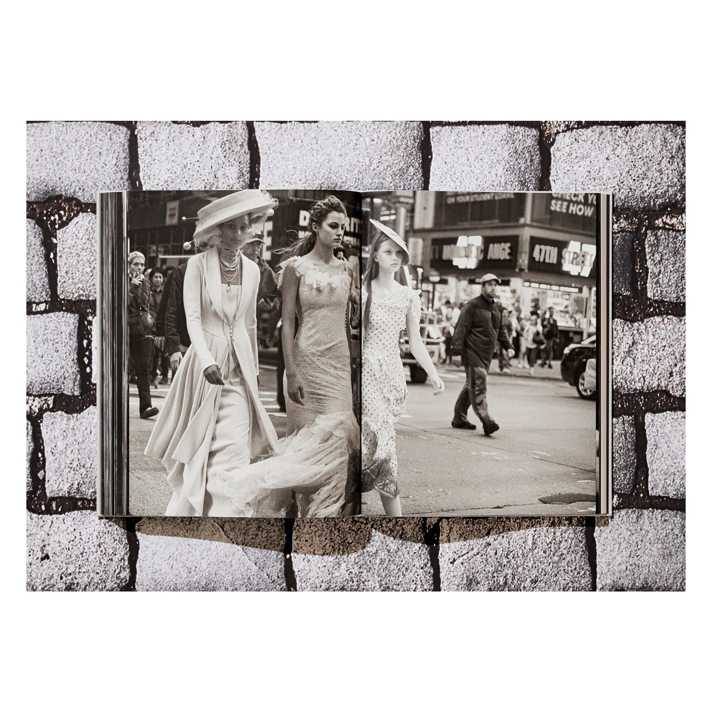 Peter Lindbergh. Dior (German, French, English)