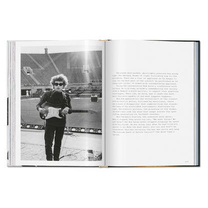 Daniel Kramer. Bob Dylan. A Year and a Day (English)