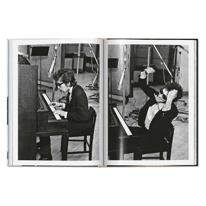 Daniel Kramer. Bob Dylan. A Year and a Day (English)